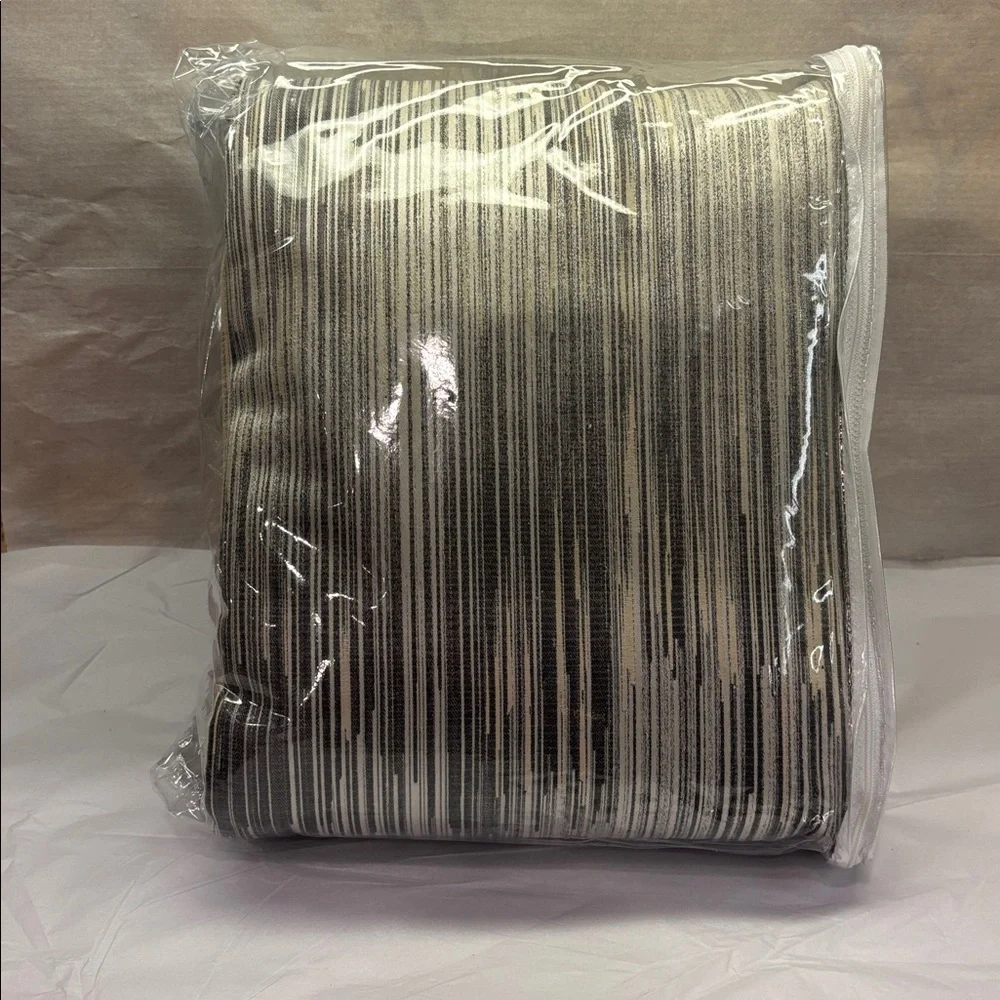 NWOT Donna Karan Home Ember King Duvet Cover